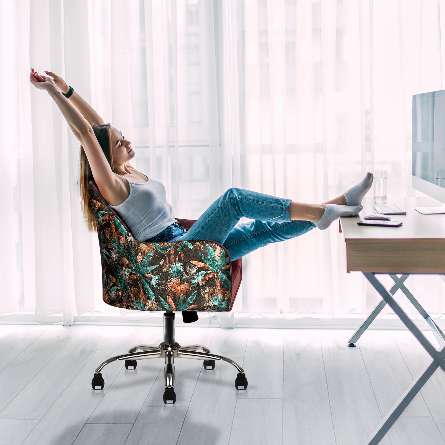 pink colour office chair use case image